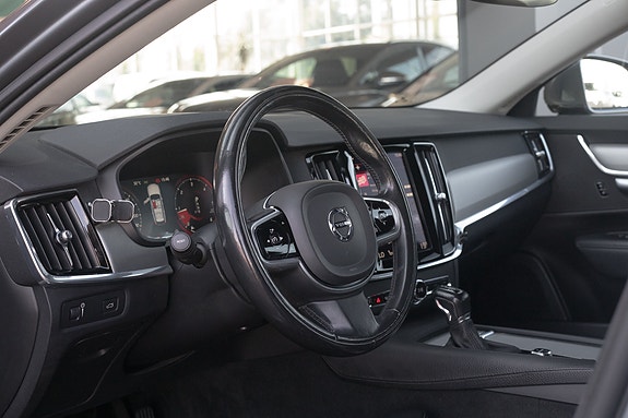 Volvo V90 18 of 30
