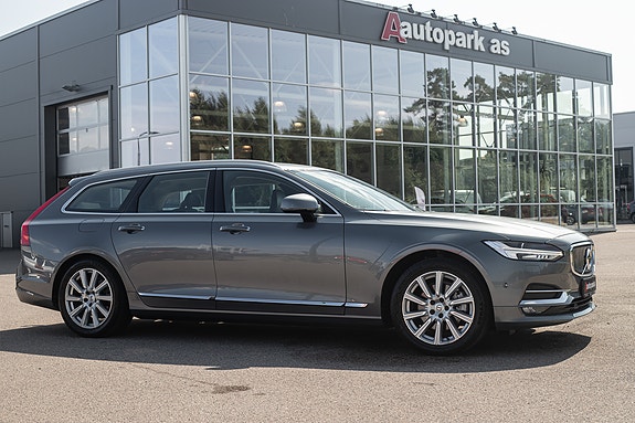 Volvo V90 2 of 30