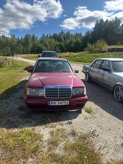 Mercedes-Benz E250 3 of 20