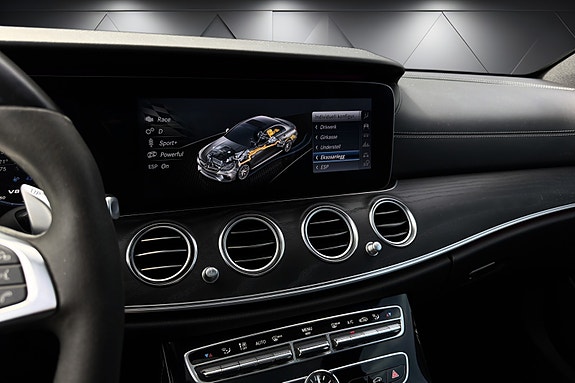 Mercedes-Benz E63 16 of 21