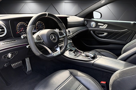 Mercedes-Benz E63 9 of 21