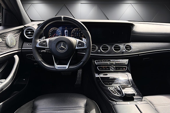 Mercedes-Benz E63 11 of 21