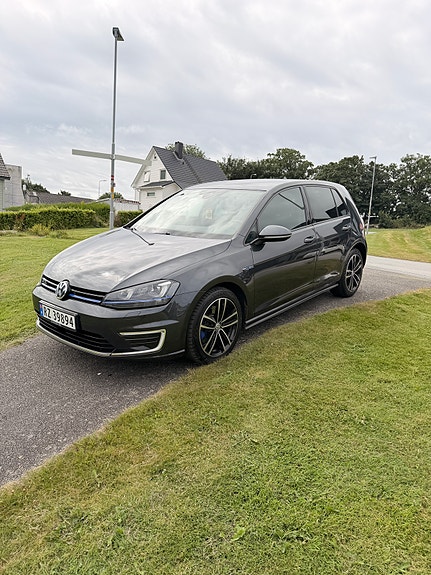 Volkswagen Golf VII 2 of 13