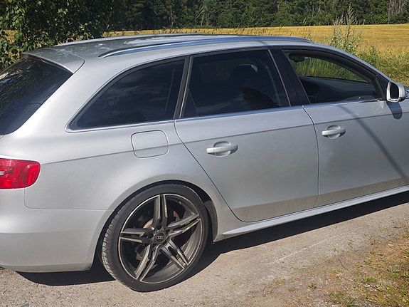 Audi A4 6 of 30