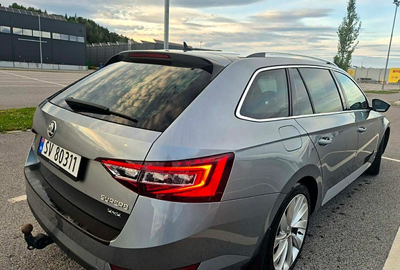 Skoda Superb 3 of 5