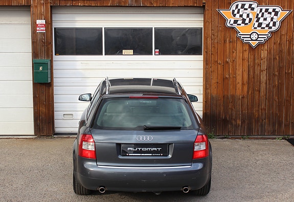 Audi A4 5 of 30