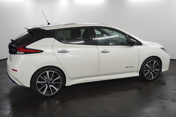 Nissan Leaf 10 of 27