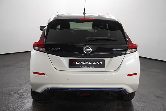 Nissan Leaf 9 of 27