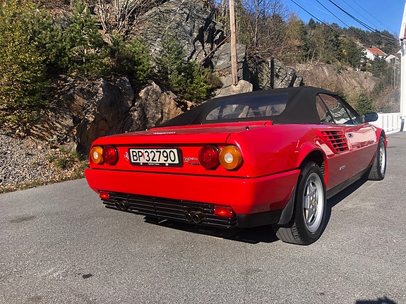 Ferrari Mondial 3 of 14