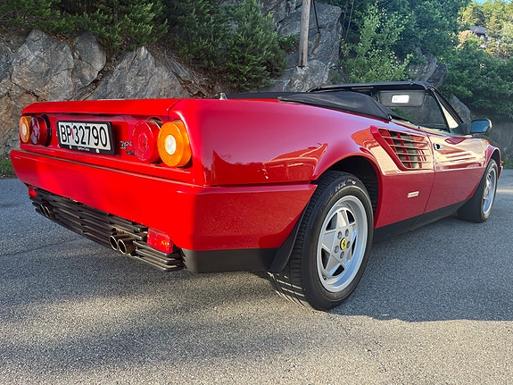 Ferrari Mondial 2 of 14