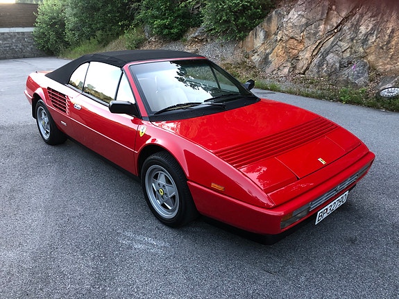 Ferrari Mondial 4 of 14