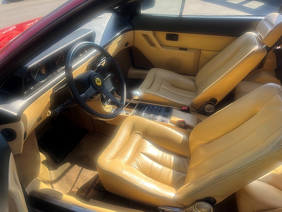 Ferrari Mondial 5 of 14