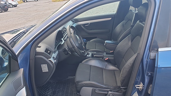 Audi A4 4 of 9