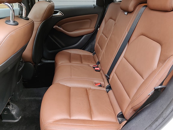 Mercedes-Benz B180 7 of 14