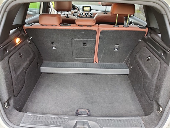 Mercedes-Benz B180 8 of 14