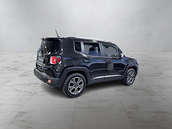 Jeep Renegade 9 of 30