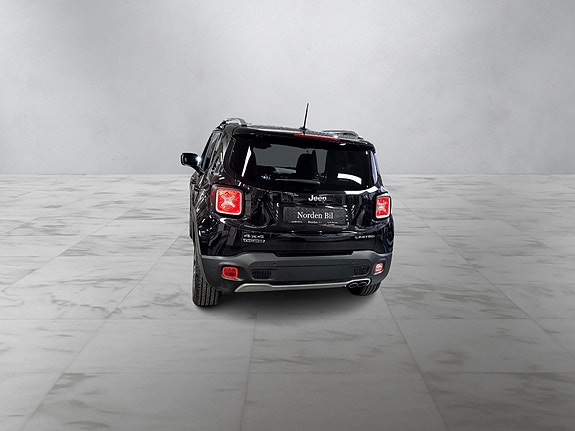 Jeep Renegade 7 of 30
