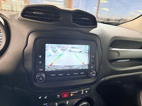 Jeep Renegade 30 of 30