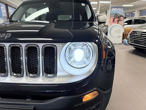 Jeep Renegade 15 of 30