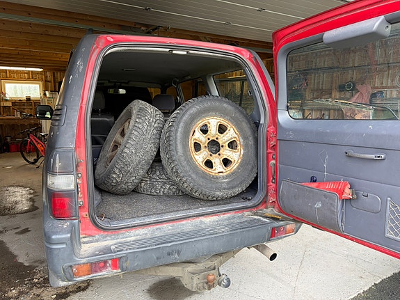 Toyota Land Cruiser 2 of 10