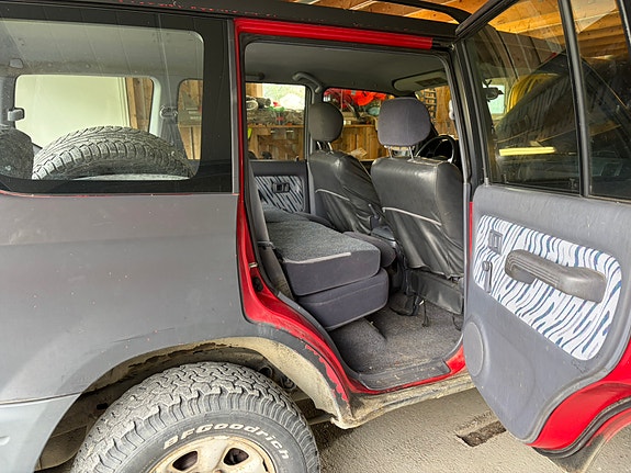 Toyota Land Cruiser 3 of 10