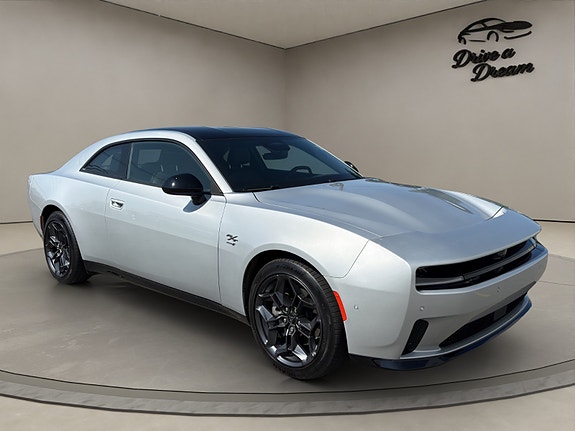 Dodge Charger 8 of 26