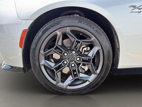 Dodge Charger 22 of 26