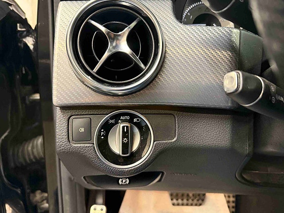 Mercedes-Benz GLK220 13 of 23