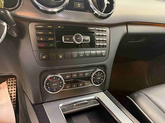 Mercedes-Benz GLK220 12 of 23