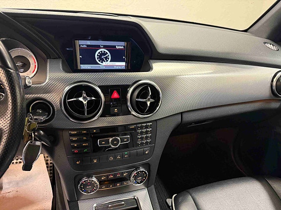 Mercedes-Benz GLK220 15 of 23