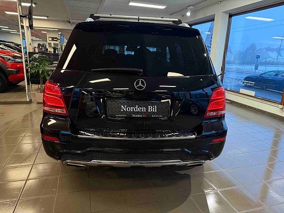 Mercedes-Benz GLK220 4 of 23