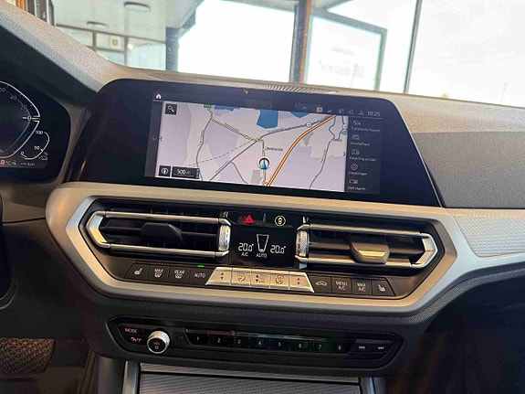 BMW 330e 15 of 30
