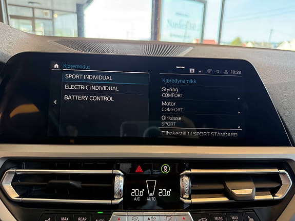 BMW 330e 12 of 30