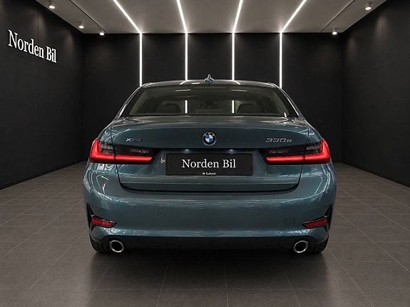 BMW 330e 3 of 30