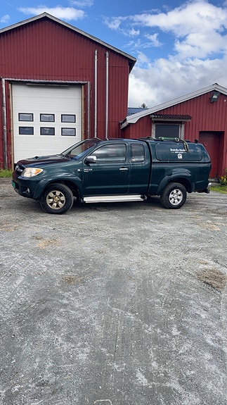 Toyota HiLux 3 of 4