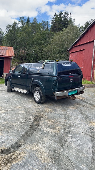 Toyota HiLux 4 of 4