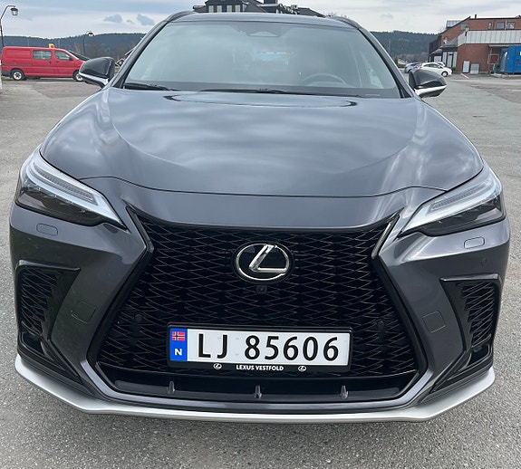 Lexus NX450h 3 of 14