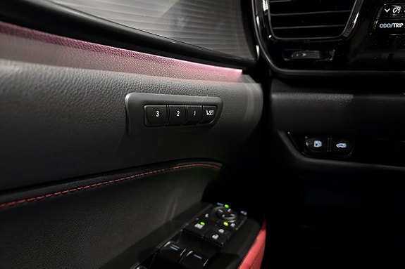 Lexus NX450h 13 of 14