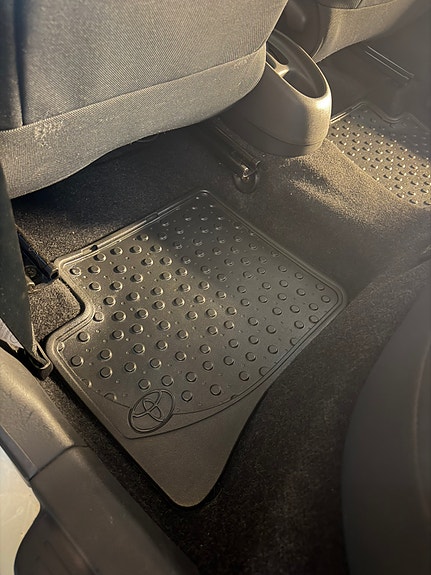 Toyota Yaris 25 of 28