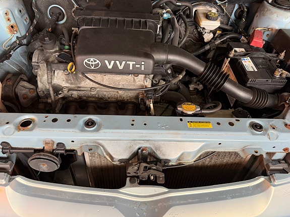 Toyota Yaris 27 of 28