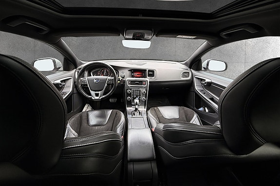 Volvo V60 27 of 30