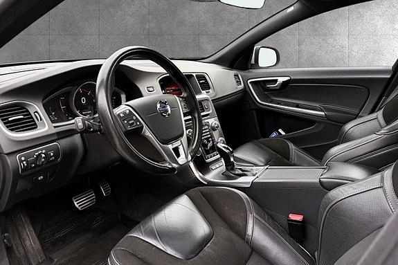 Volvo V60 23 of 30