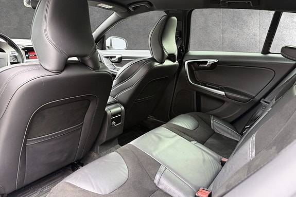 Volvo V60 26 of 30