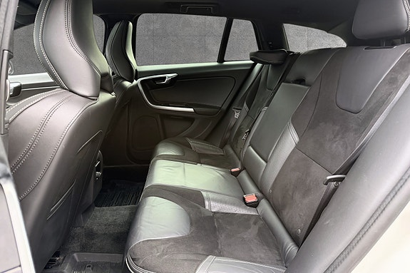 Volvo V60 25 of 30
