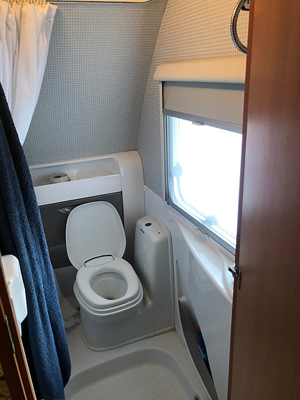Knaus Royale 680 - Kjøp campingvogn og få spiker-telt i Eikedalen med på kjøpet!!! 25 of 28