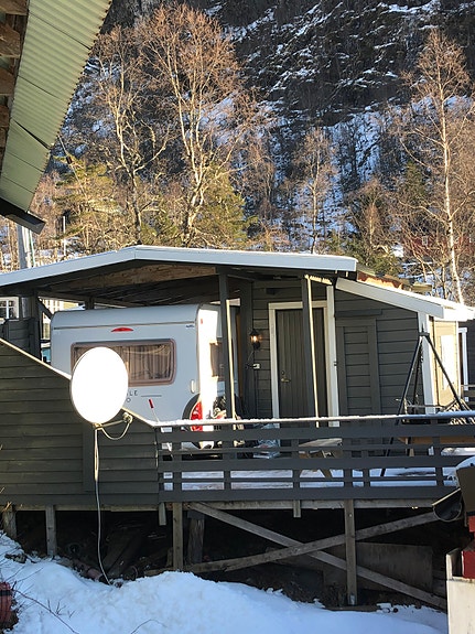 Knaus Royale 680 - Kjøp campingvogn og få spiker-telt i Eikedalen med på kjøpet!!! 3 of 28