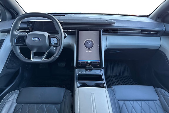 Ford Explorer 4 of 5