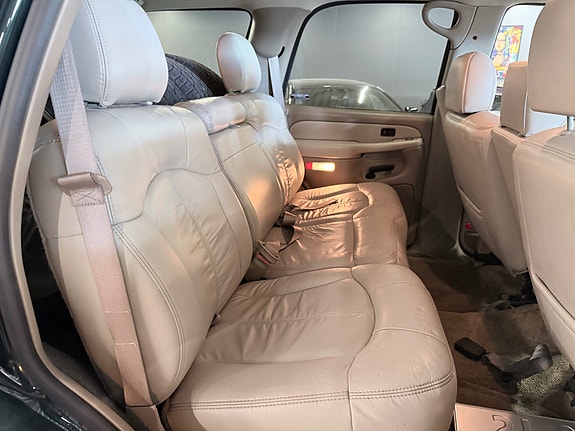 Chevrolet Tahoe 22 of 30