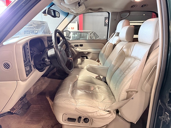 Chevrolet Tahoe 19 of 30