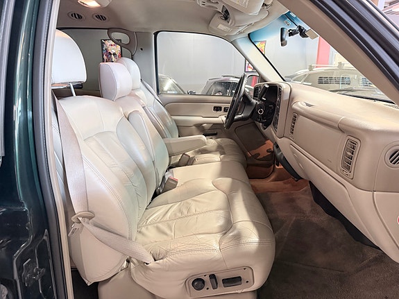 Chevrolet Tahoe 21 of 30
